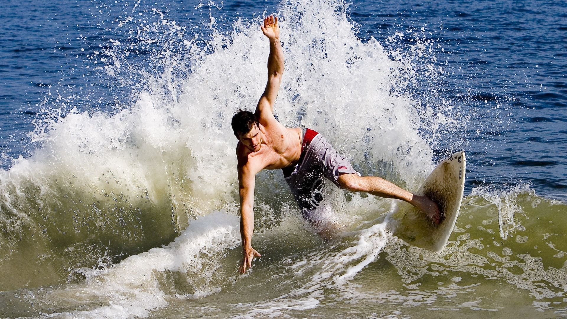 “球迷票选：本赛季最惊心动魄的比赛回顾”，最精彩的球赛凭空消失