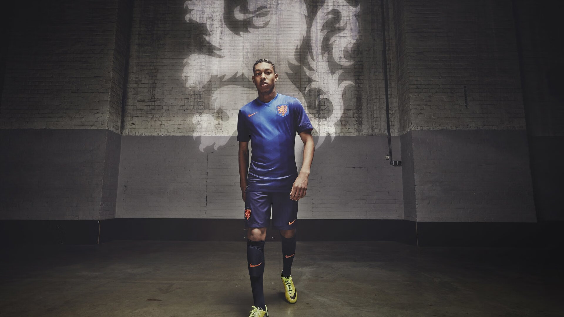 “英超荣耀之战：年轻球员状态火爆”，2020年四度获得英超月度最佳球员荣誉