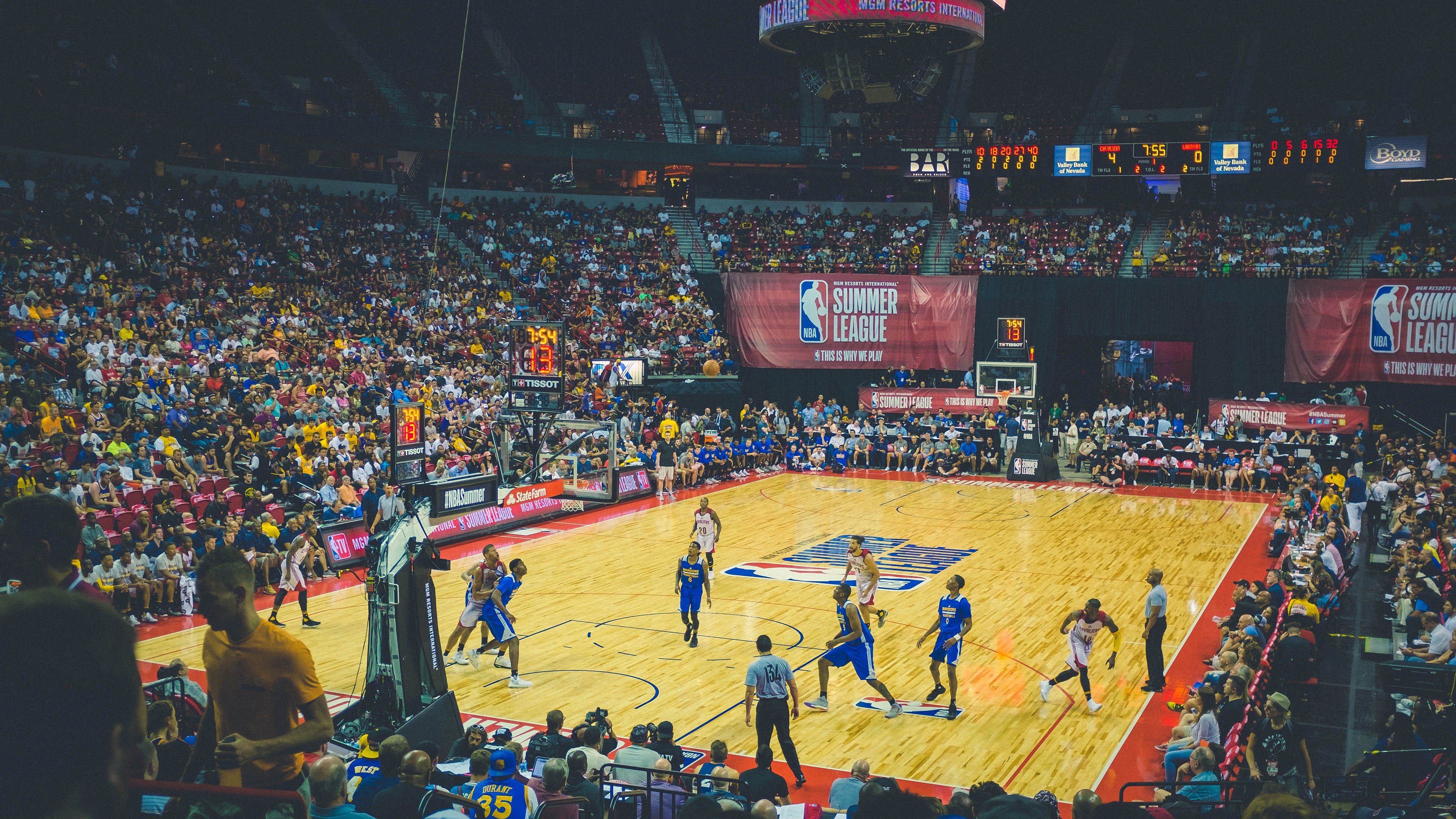 《青少年电竞策略：培养兴趣与防止沉迷兼得》，青少年电子游戏